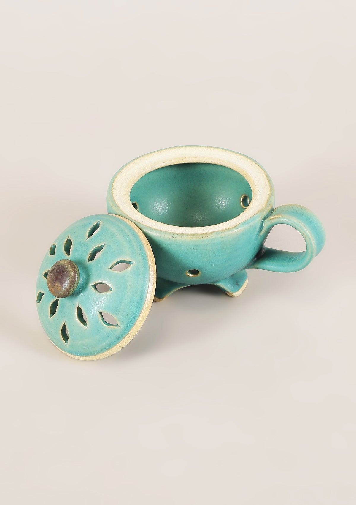 Scented Harmony: IshqMe's Sandal & Musk Dhoop Cones with Artistic Deep Turquoise sea Stand - IshqMe