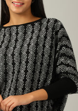 Batwing Pullover - Black &White