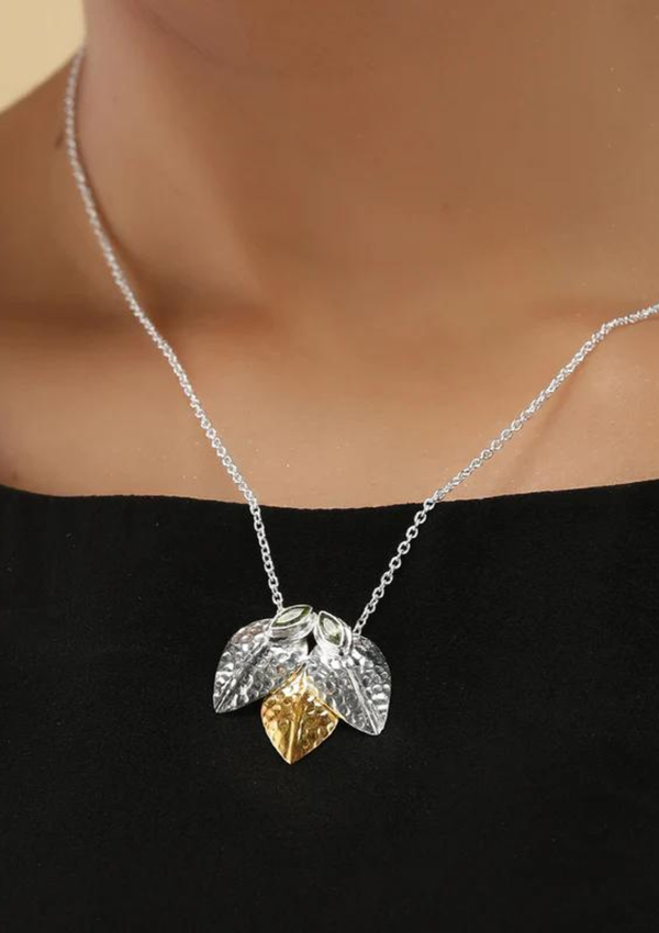 Hammered Silver Peridot studded Pendant Necklace