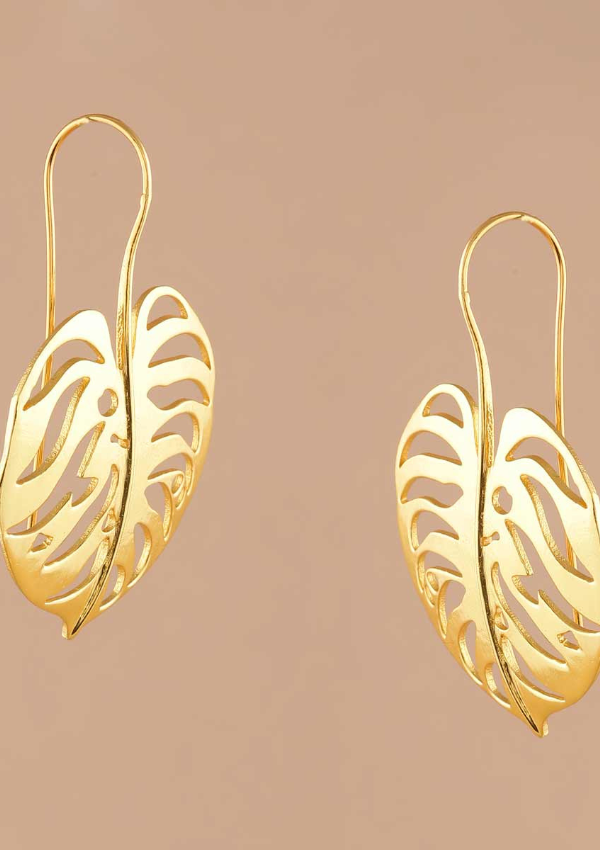 leaf design gold earrings