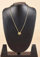 Delicate Flower Pendant Necklace