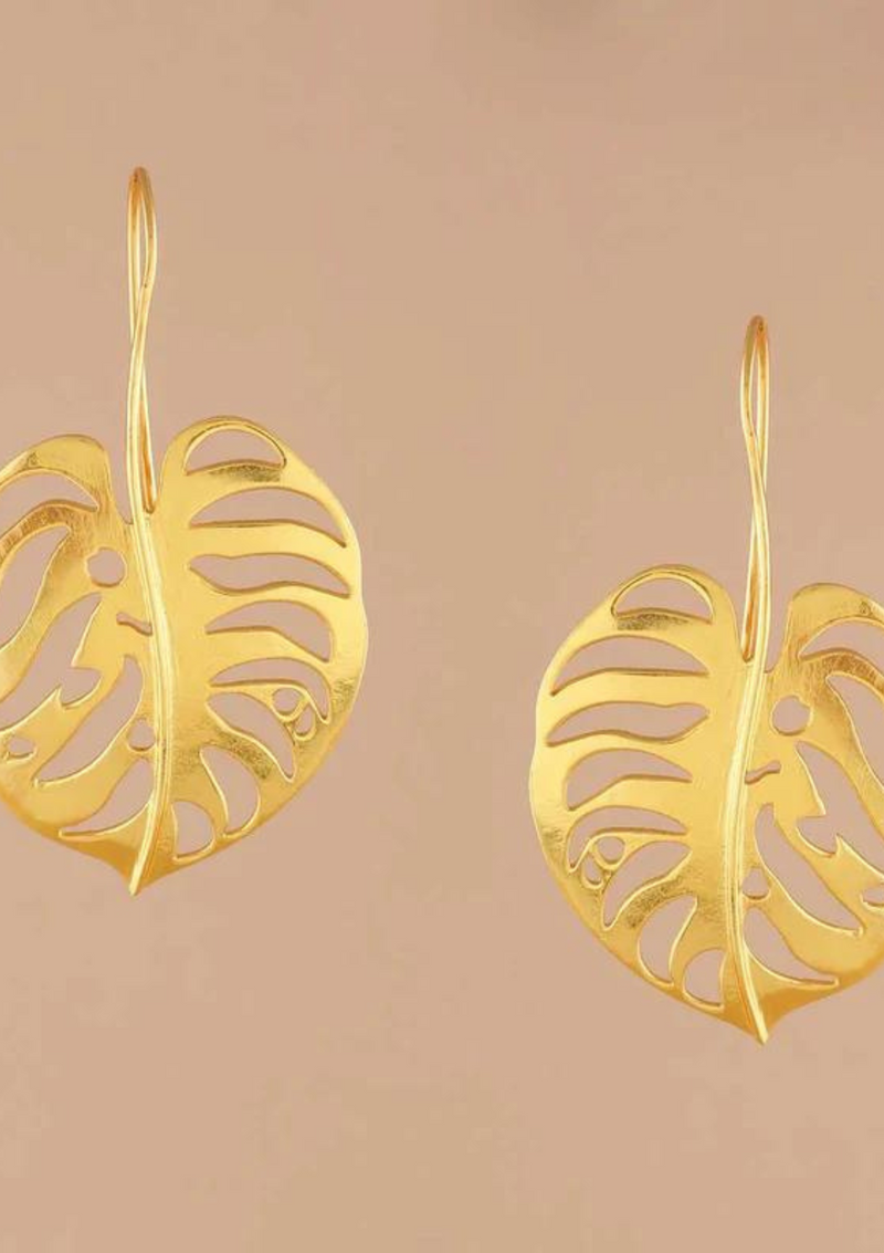 gold earrings leaf design