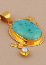 Turquoise and pearl studded pendant