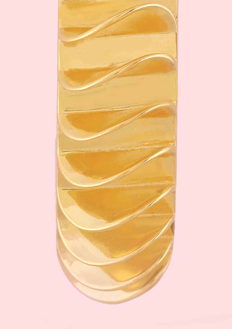 gold wavy hoop earrings