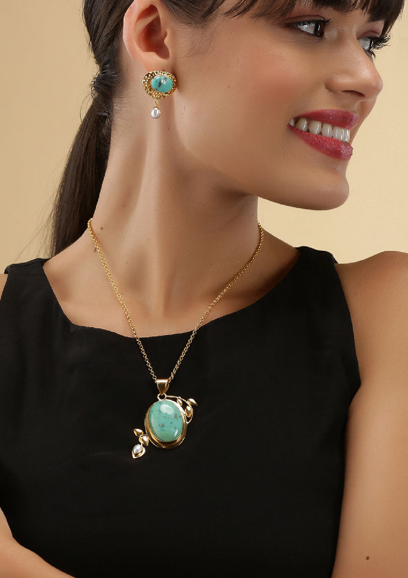 Turquoise and pearl studded pendant